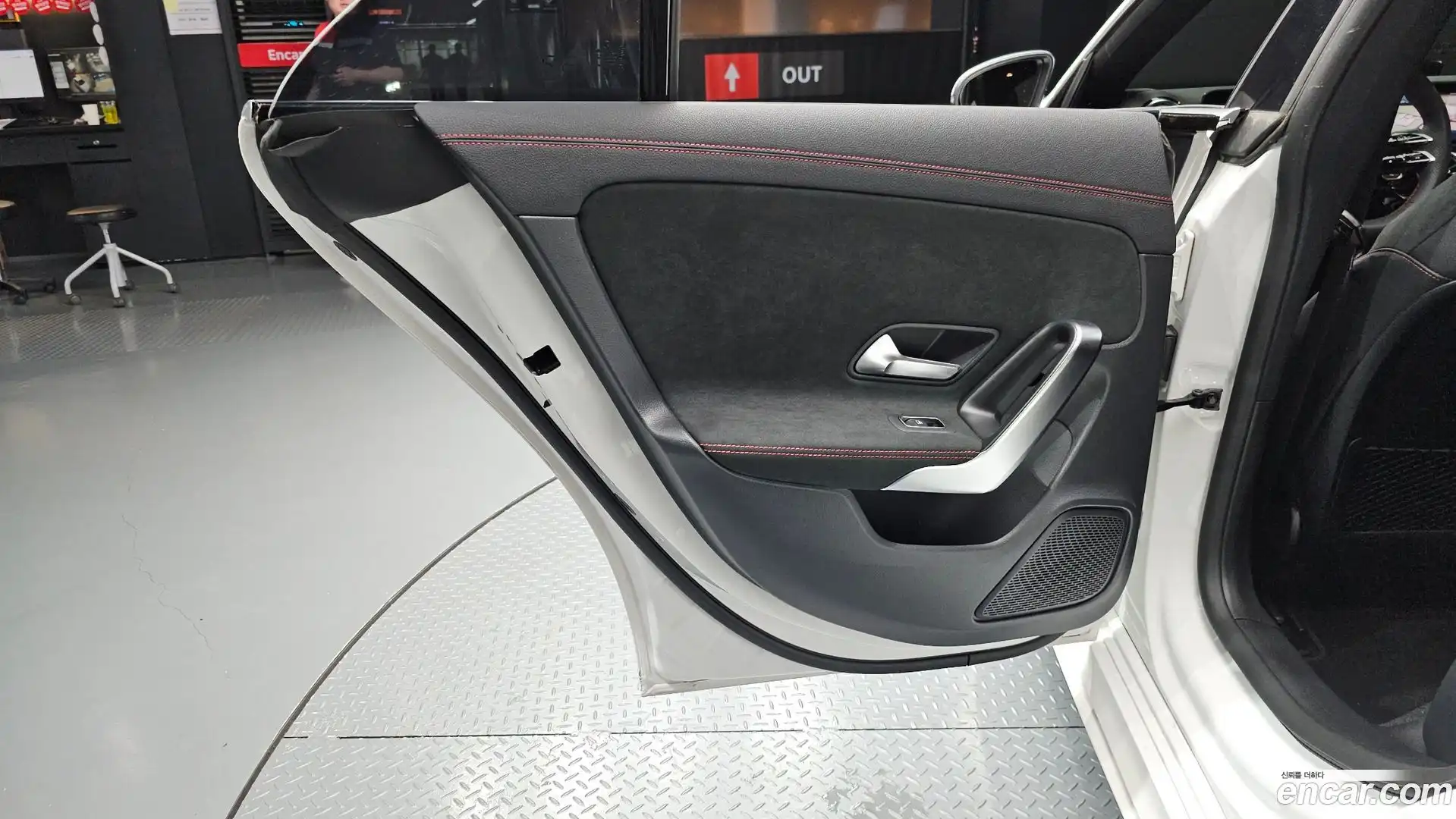 CLA-Class Mercedes-Benz 2024.3-INNER-035