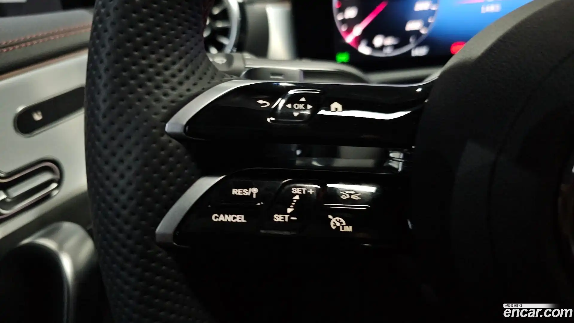 CLA-Class Mercedes-Benz 2024.3-OPTION-040