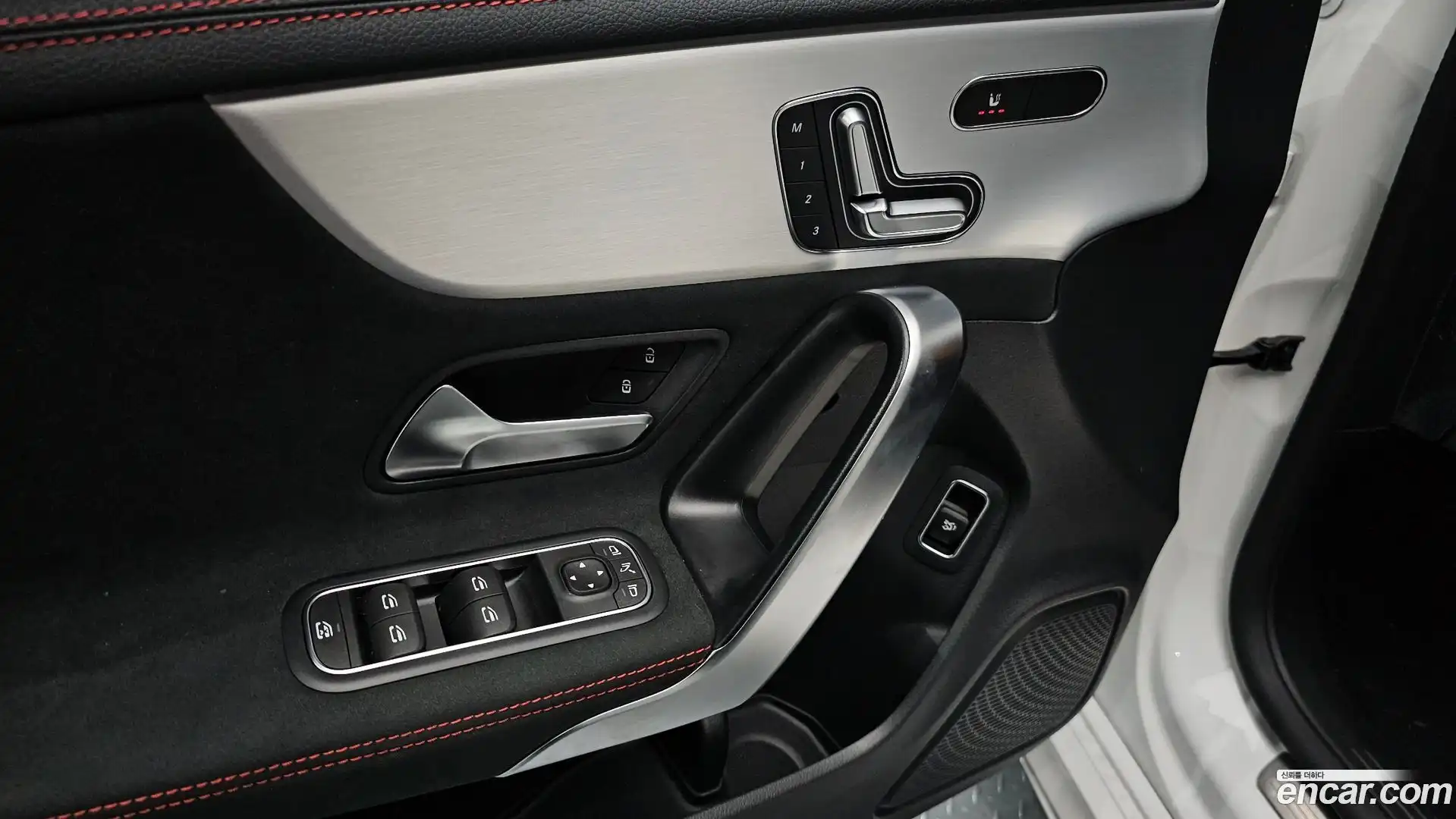 CLA-Class Mercedes-Benz 2024.3-OPTION-043