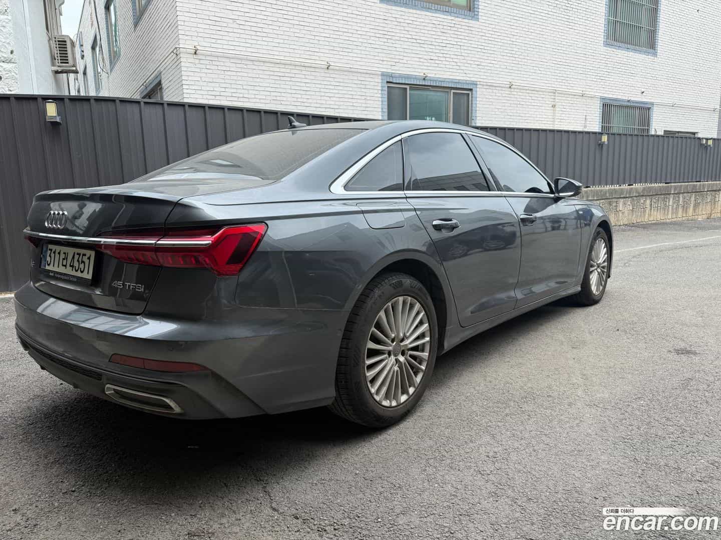 A6 Audi 2021.0-OUTER-002