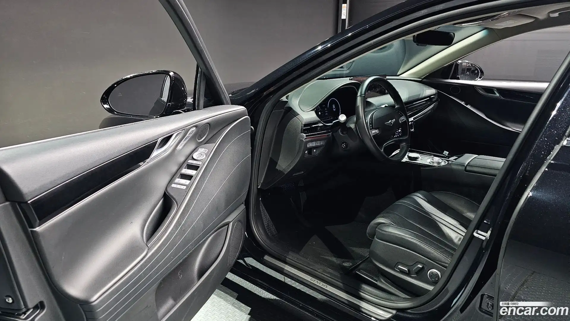 G80 Genesis 2023.2-INNER-010