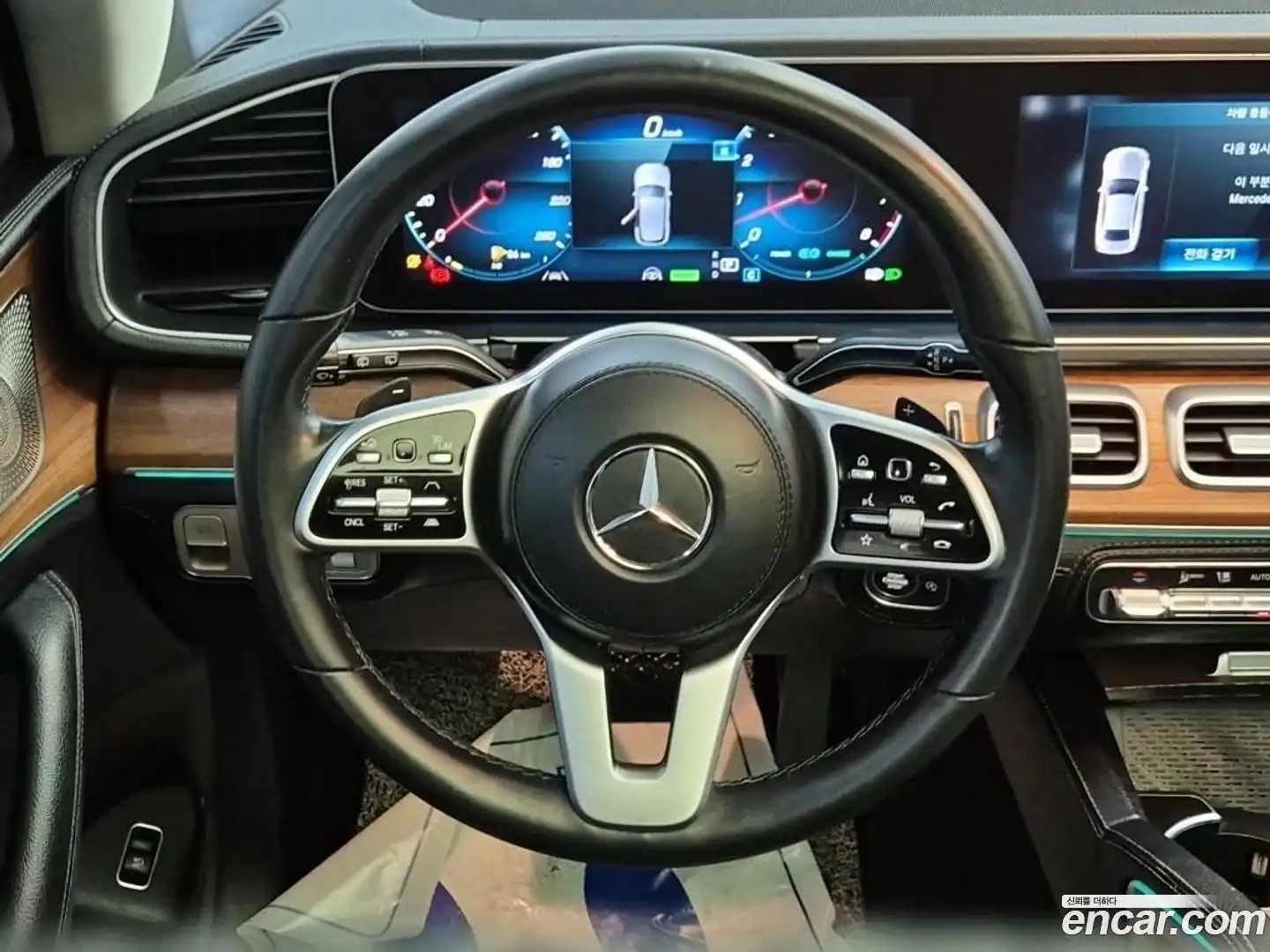 GLE-Class Mercedes-Benz 2021.3-INNER-010