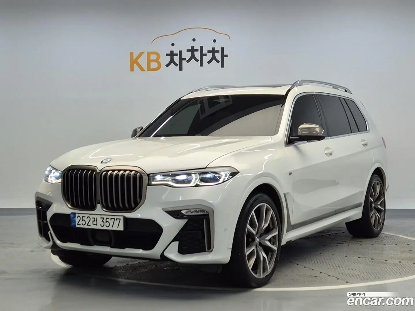 Main__Slider__Photo:X7 BMW 2021.4-0