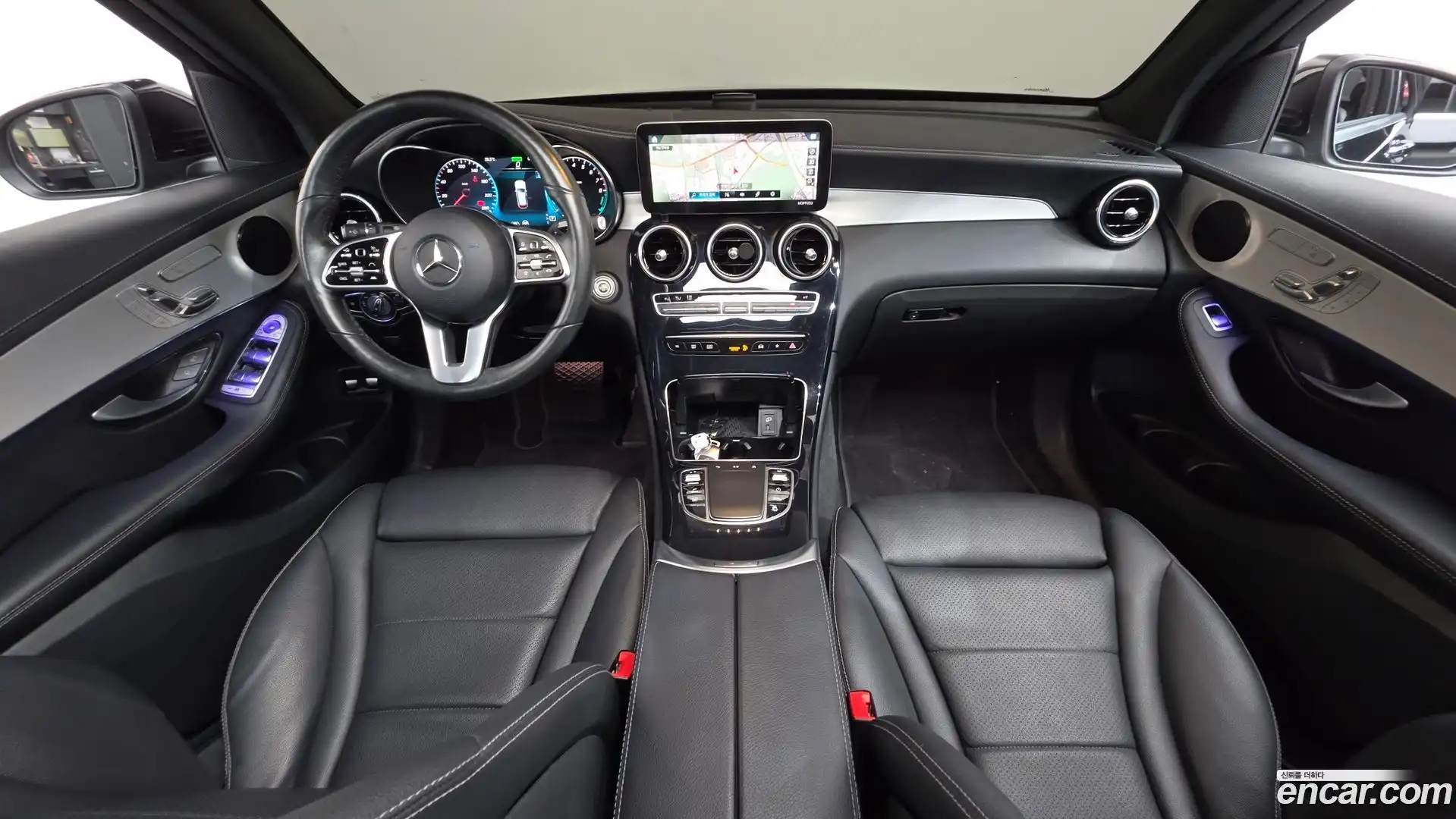 GLC-Class Mercedes-Benz 2021.5-INNER-007