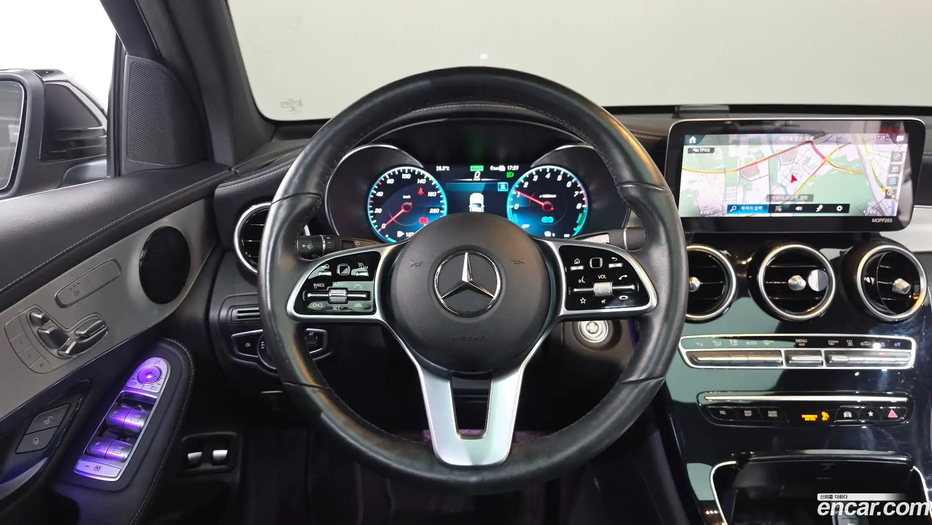 GLC-Class Mercedes-Benz 2021.5-OPTION-016