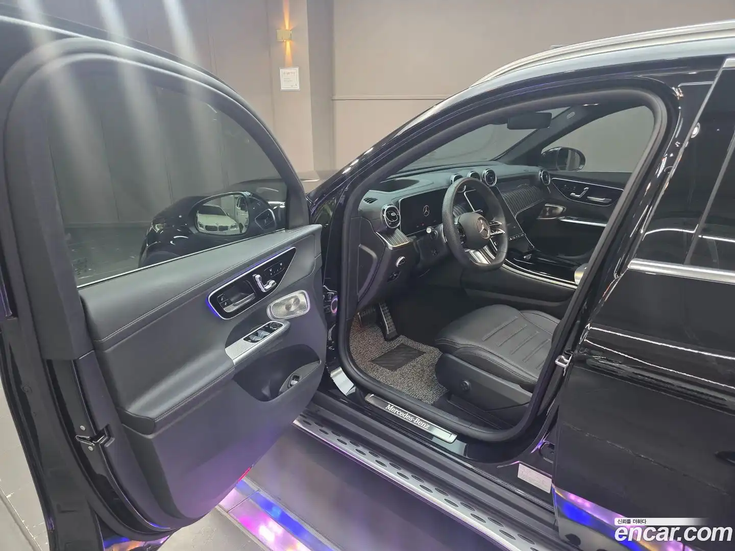 GLC-Class Mercedes-Benz 2024.8-INNER-010