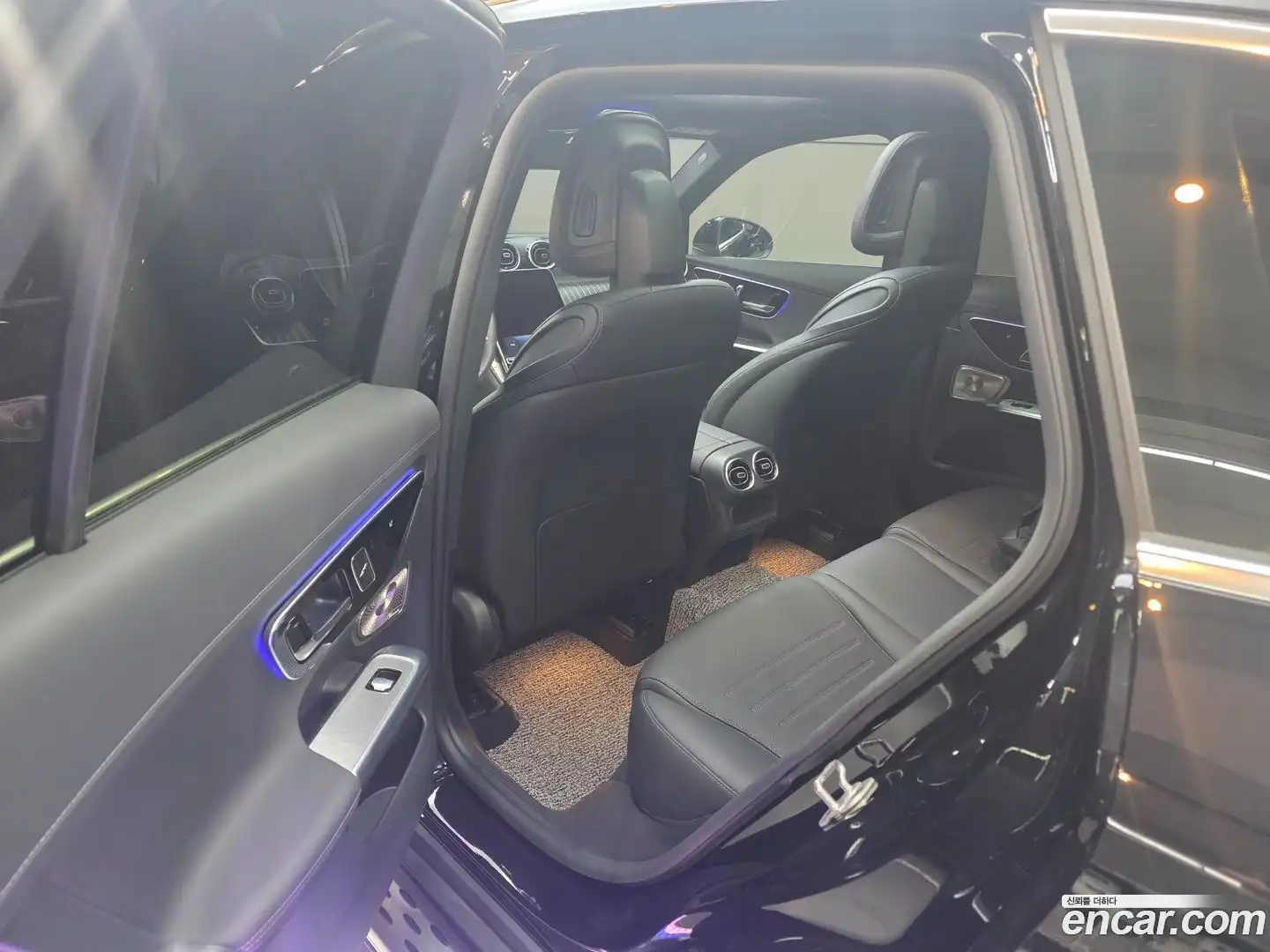 GLC-Class Mercedes-Benz 2024.8-OPTION-015