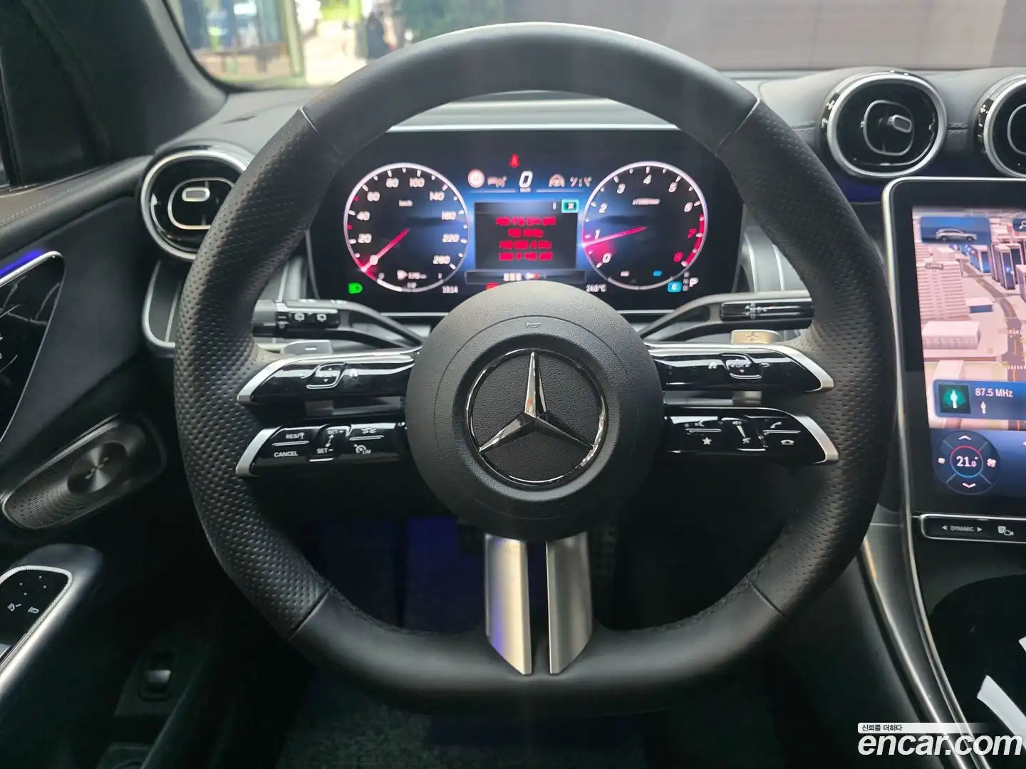 GLC-Class Mercedes-Benz 2024.8-OPTION-016