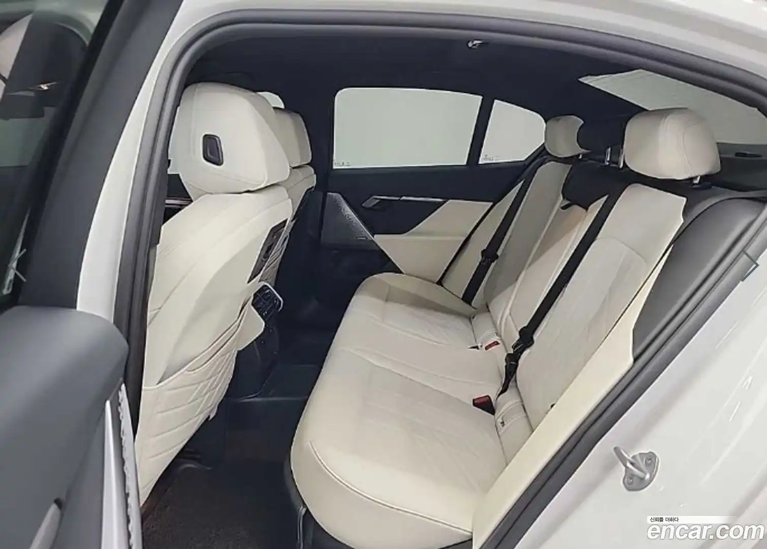 5-Series BMW 2025.5-OPTION-016