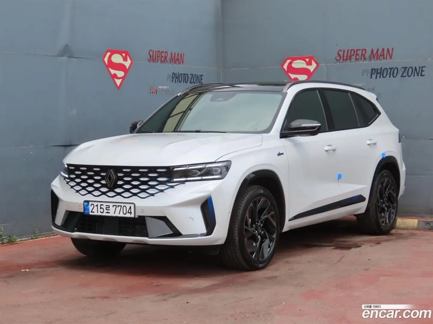 Main__Slider__Photo:Grand Koleos Renault Korea 2024.9-0