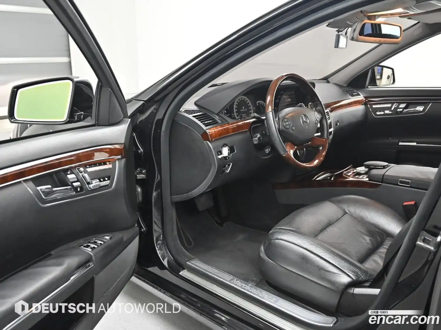 S-Class Mercedes-Benz 2011.4-OPTION-015