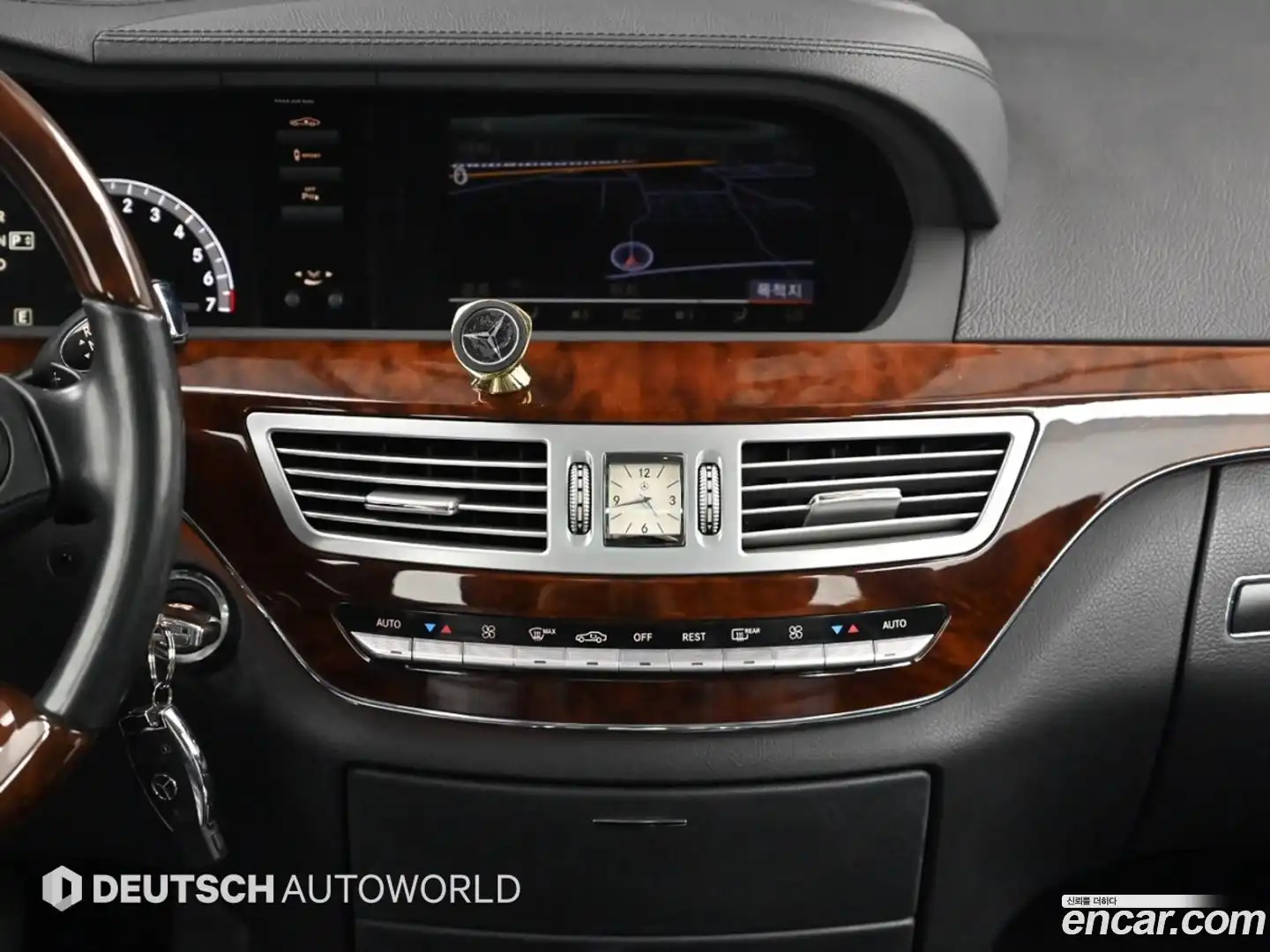 S-Class Mercedes-Benz 2011.4-OPTION-018