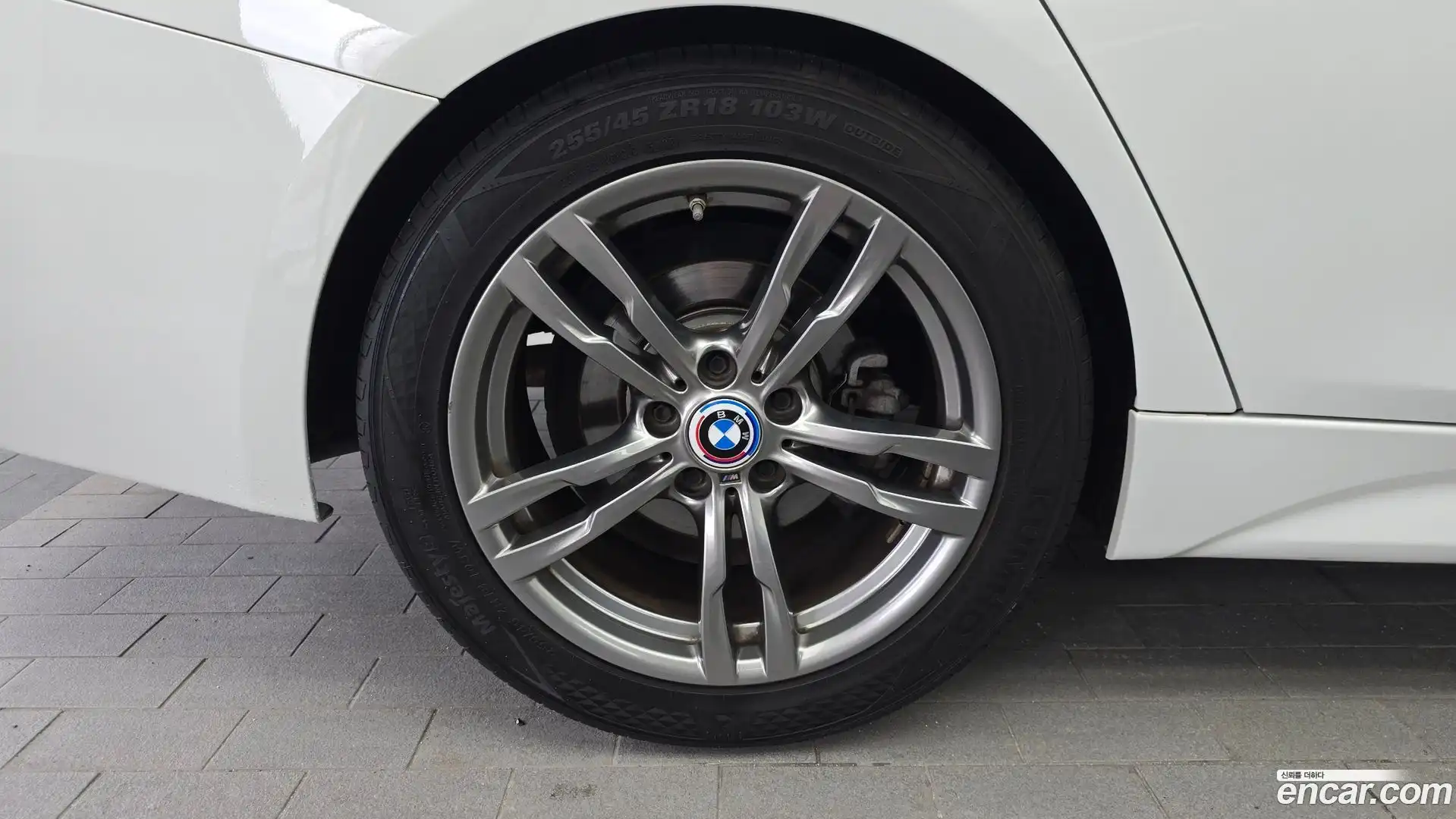 3-Series BMW 2018.11-OUTER-005