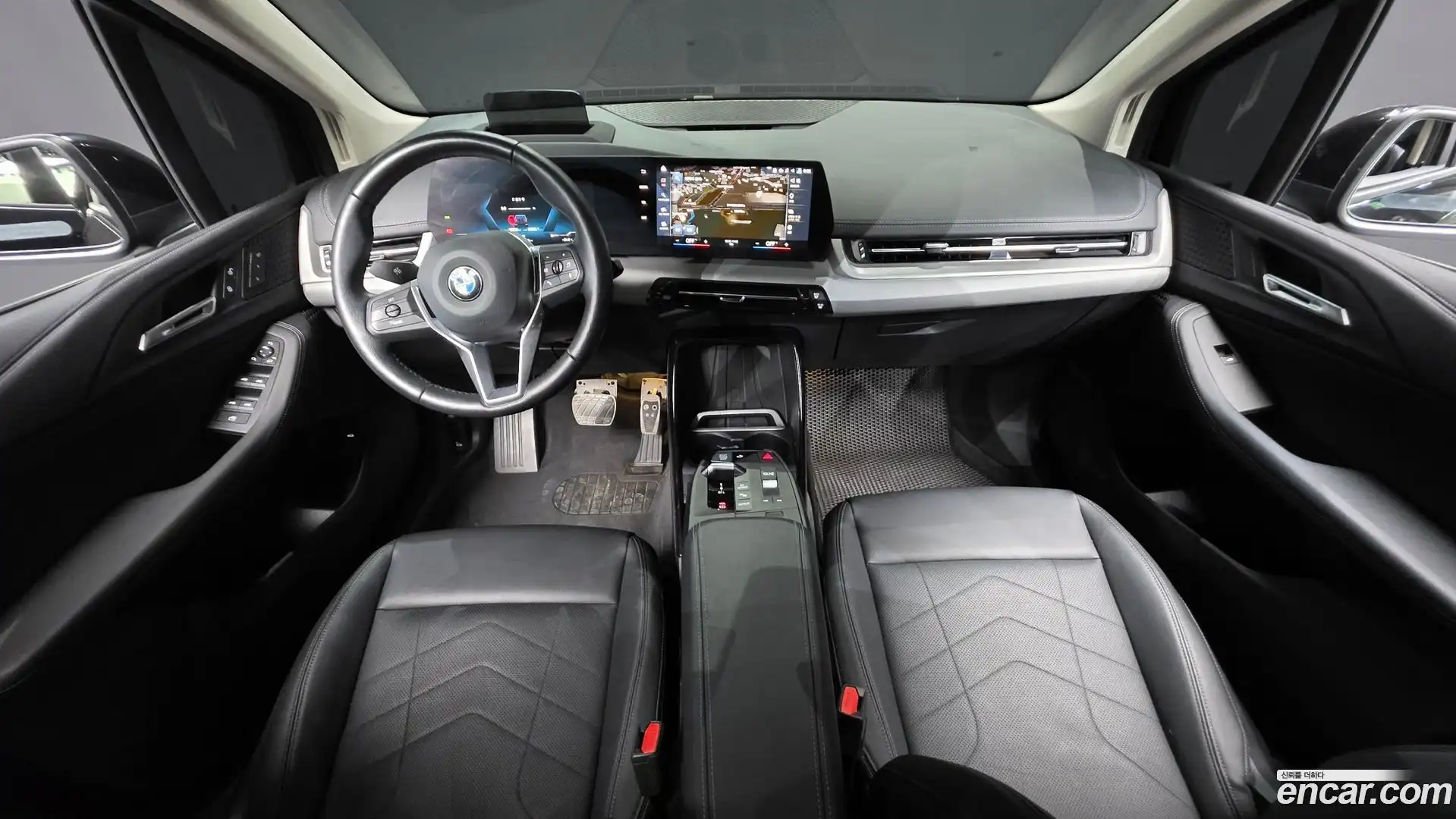 2-Series BMW 2022.11-INNER-007