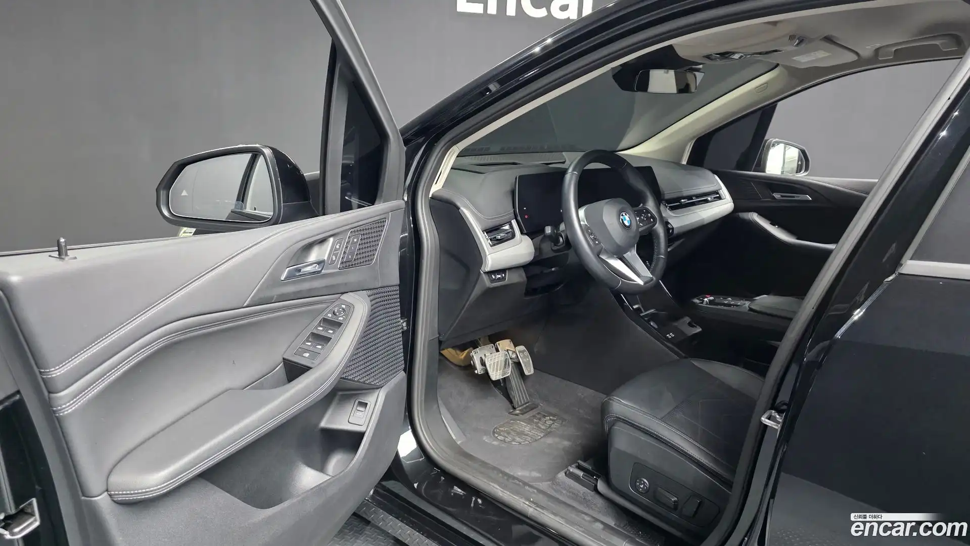 2-Series BMW 2022.11-INNER-010