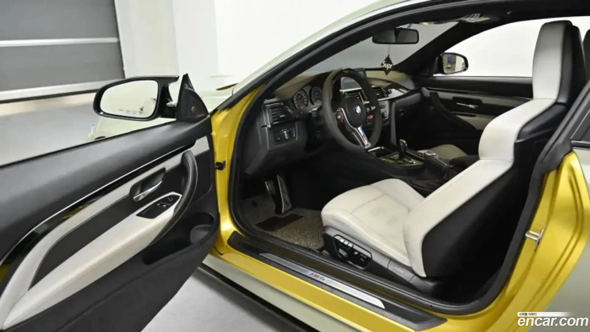 M4 BMW 2015.3-INNER-010