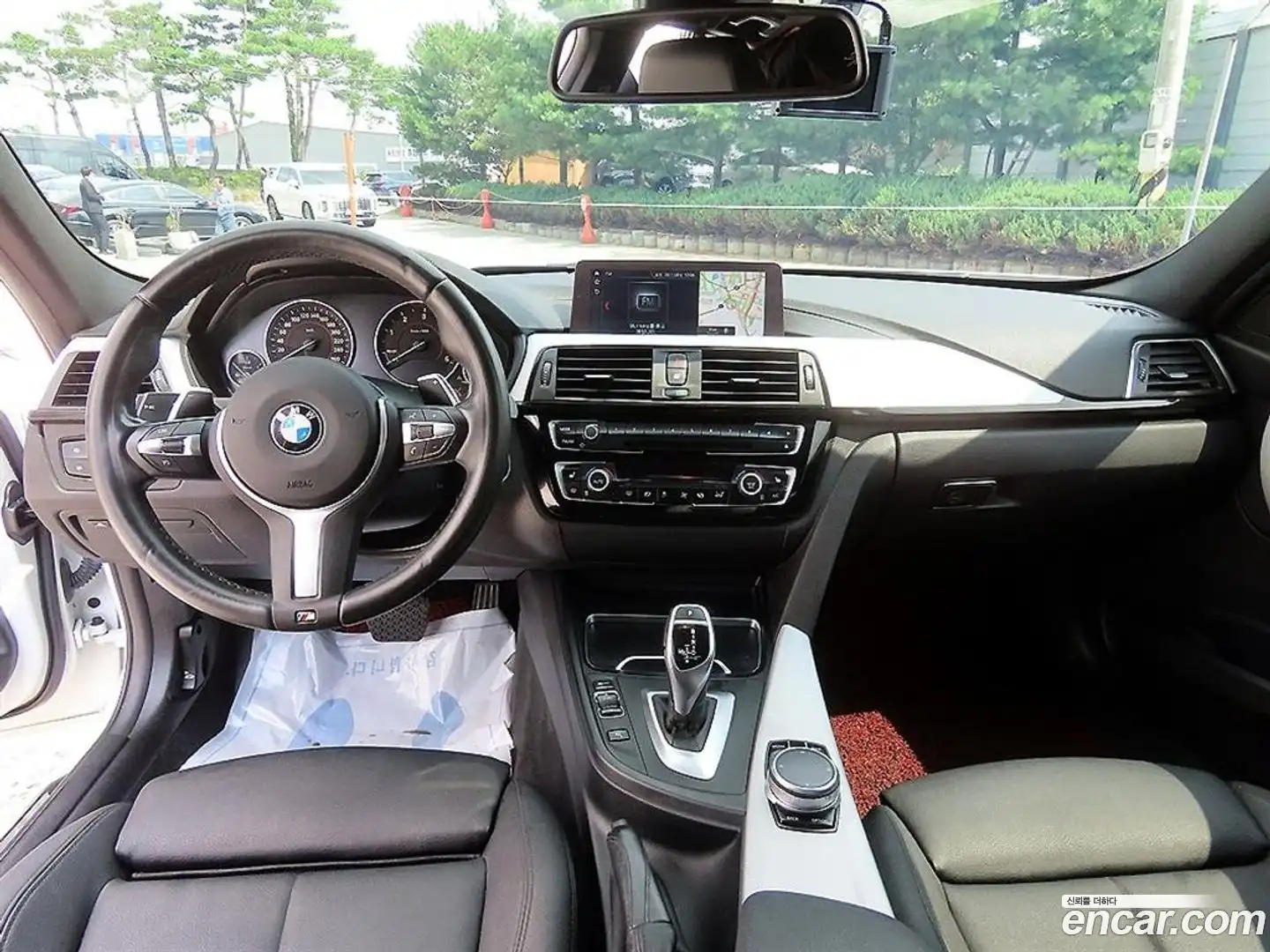 3-Series BMW 2017.10-INNER-007