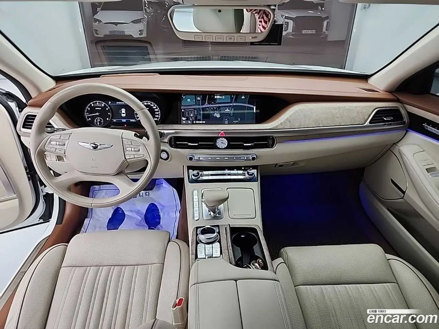 Main__Slider__Photo:G90 Genesis 2019.11-0