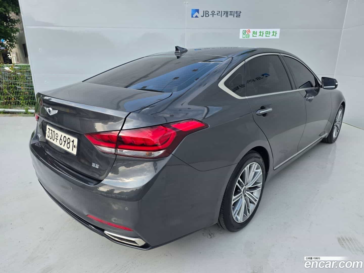 G80 Genesis 2018.1-INNER-007