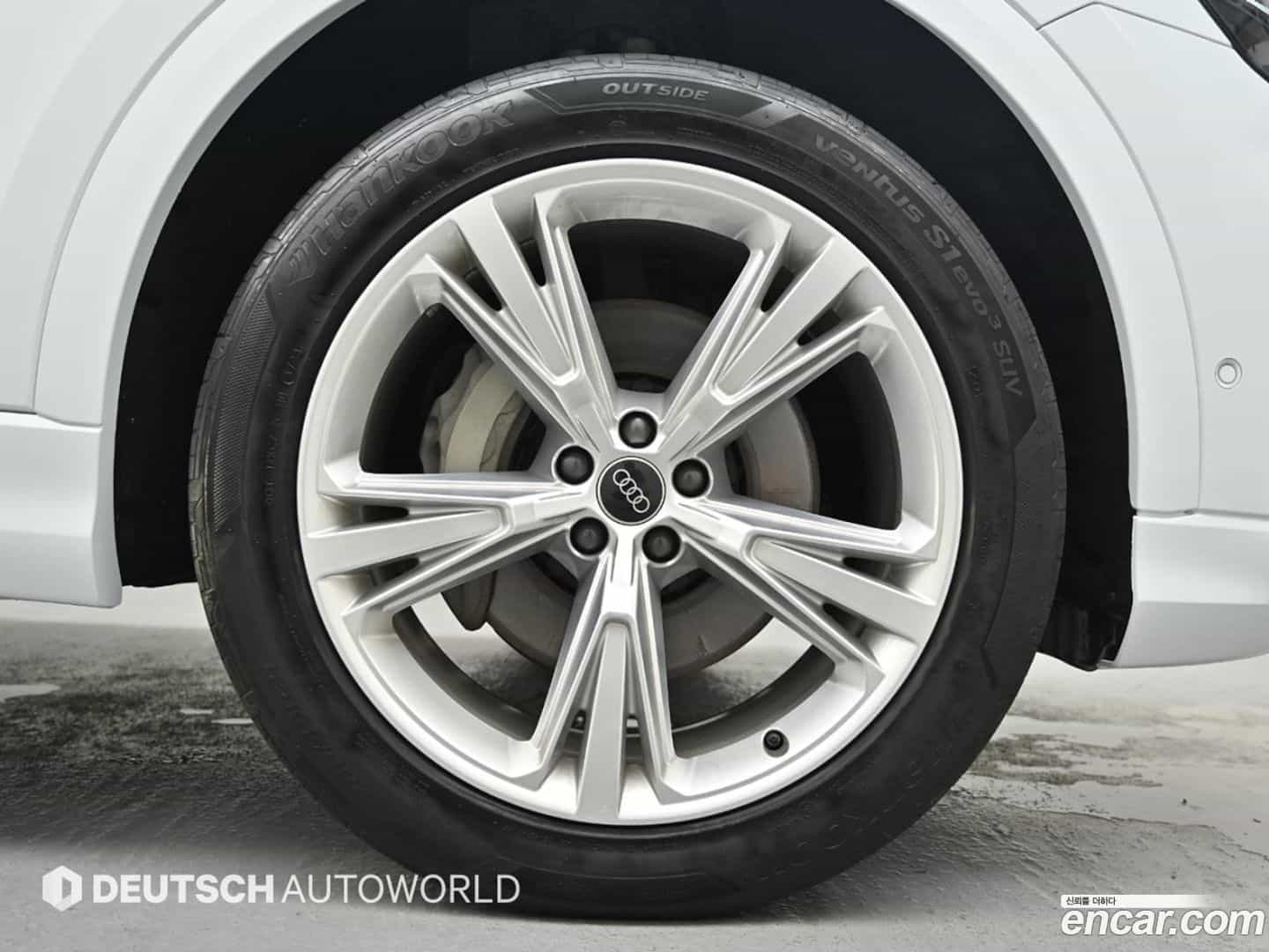 Q8 Audi 2023.11-OUTER-005