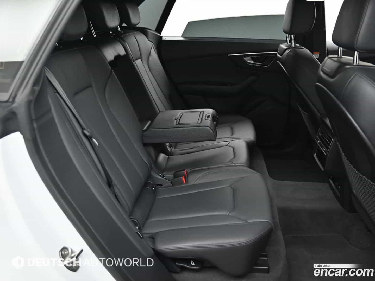 Q8 Audi 2023.11-OPTION-016
