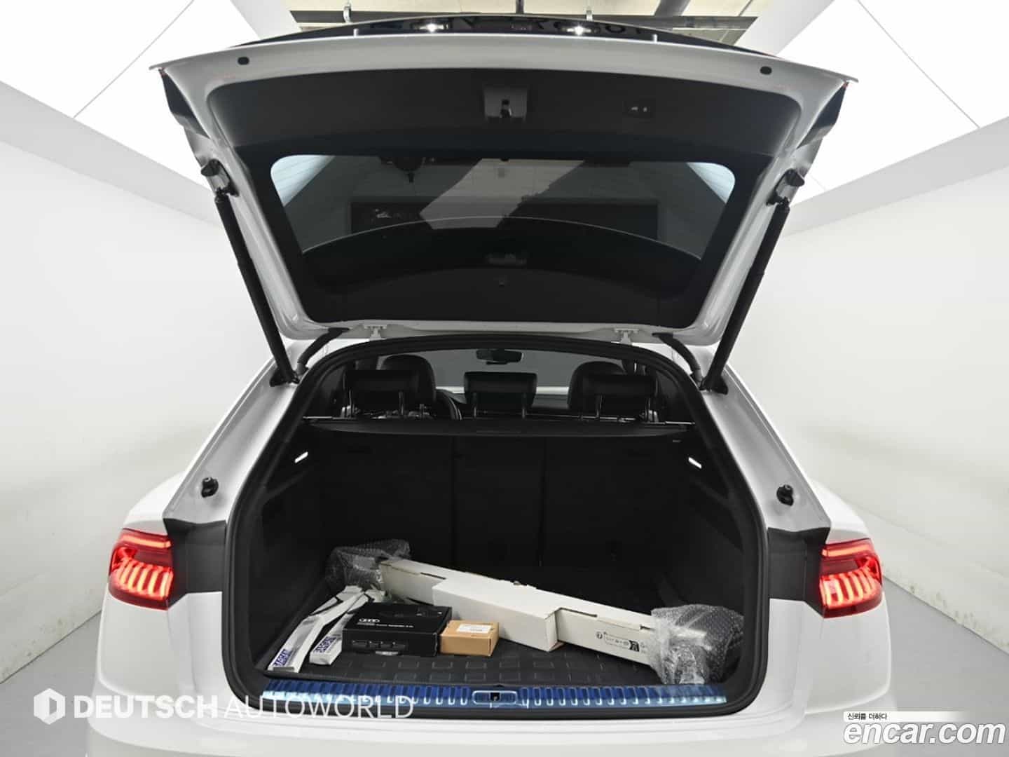 Q8 Audi 2023.11-OPTION-023