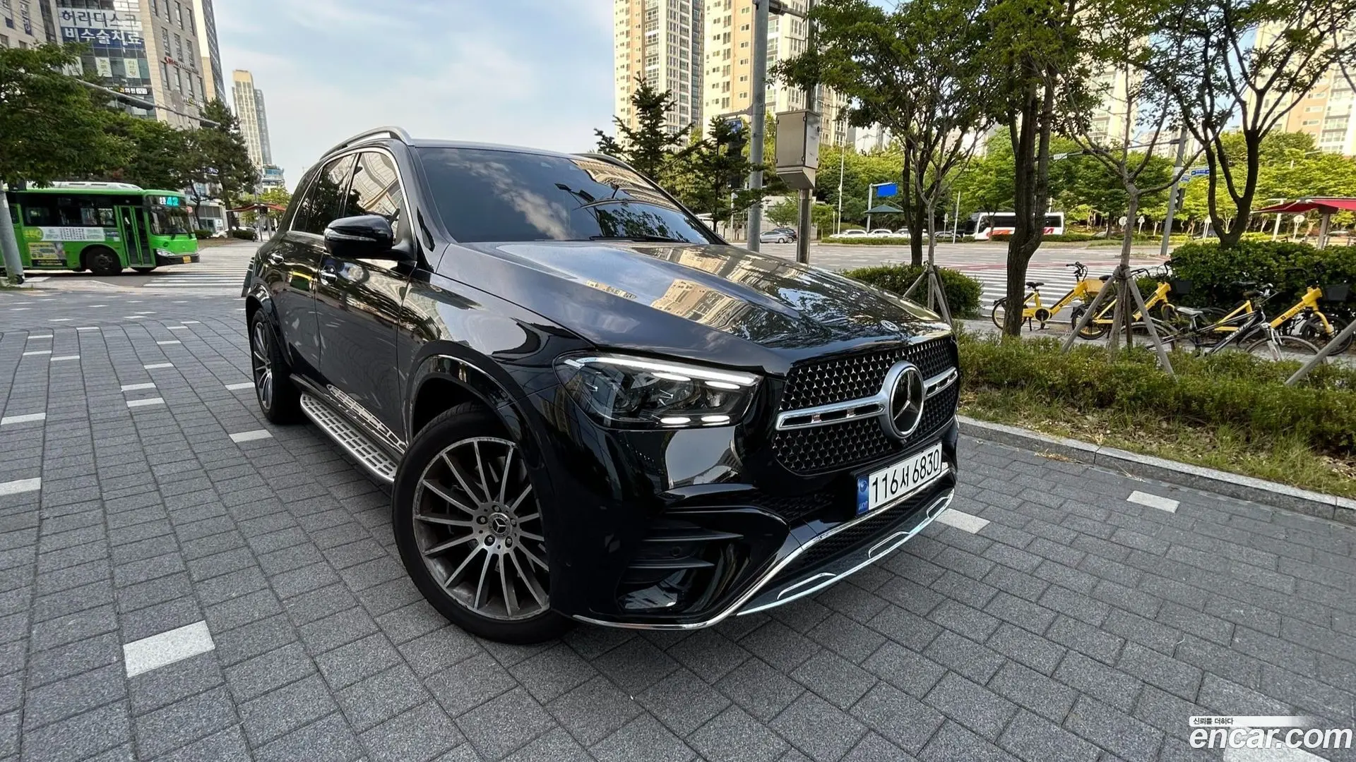 Main__Slider__Photo:GLE-Class Mercedes-Benz 2024.3-0