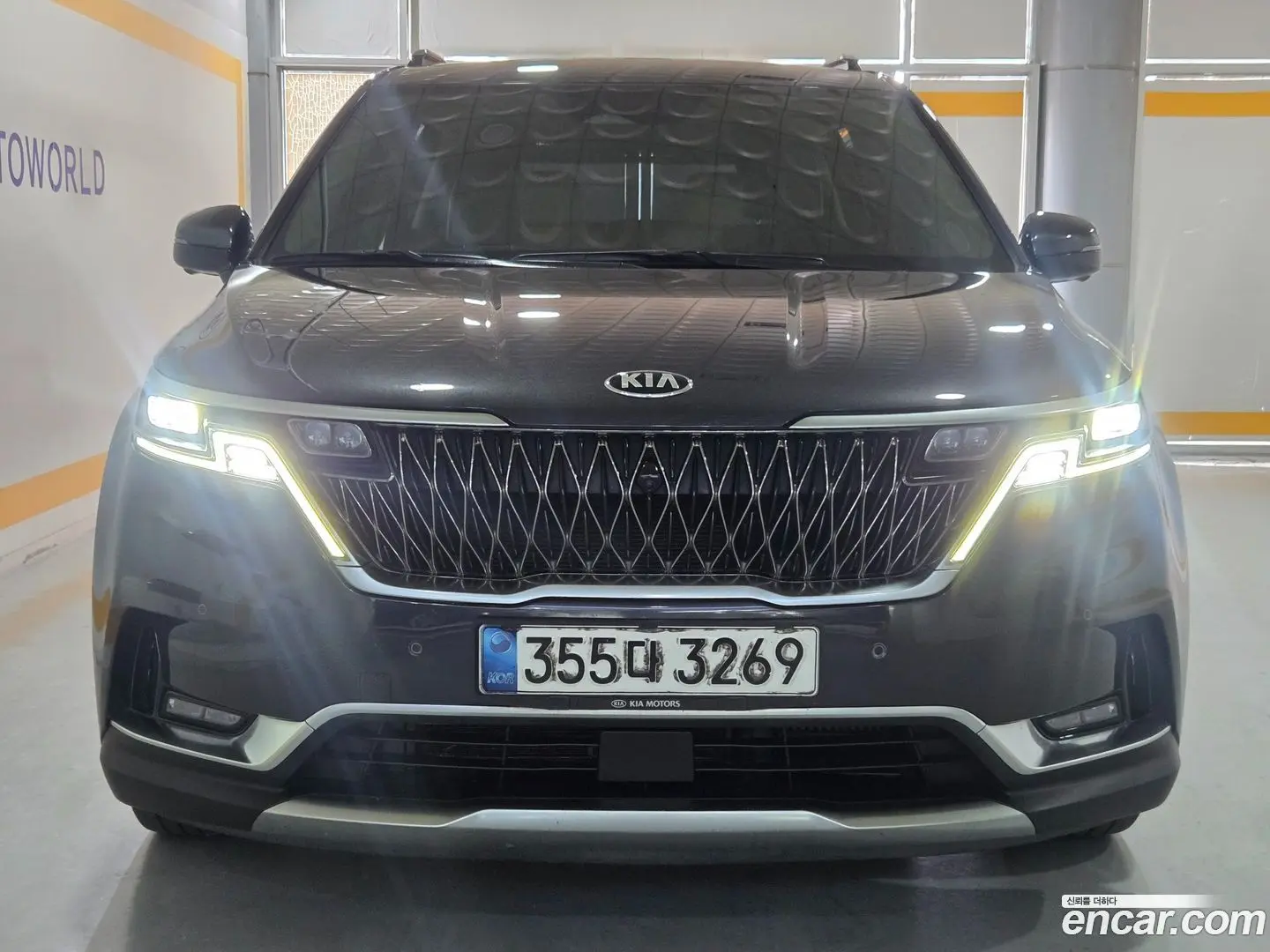 Main__Slider__Photo:Canival Kia 2021.1-0