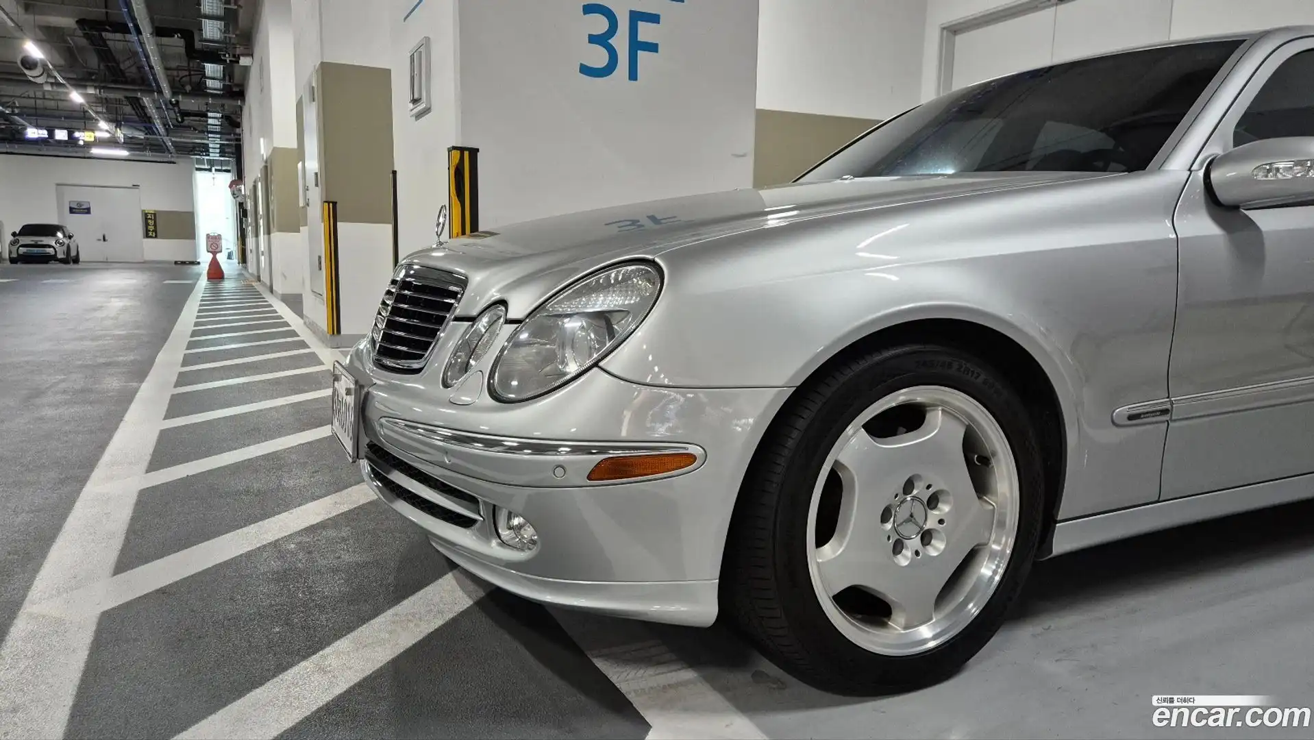 E-Class Mercedes-Benz 2003.4-OUTER-001