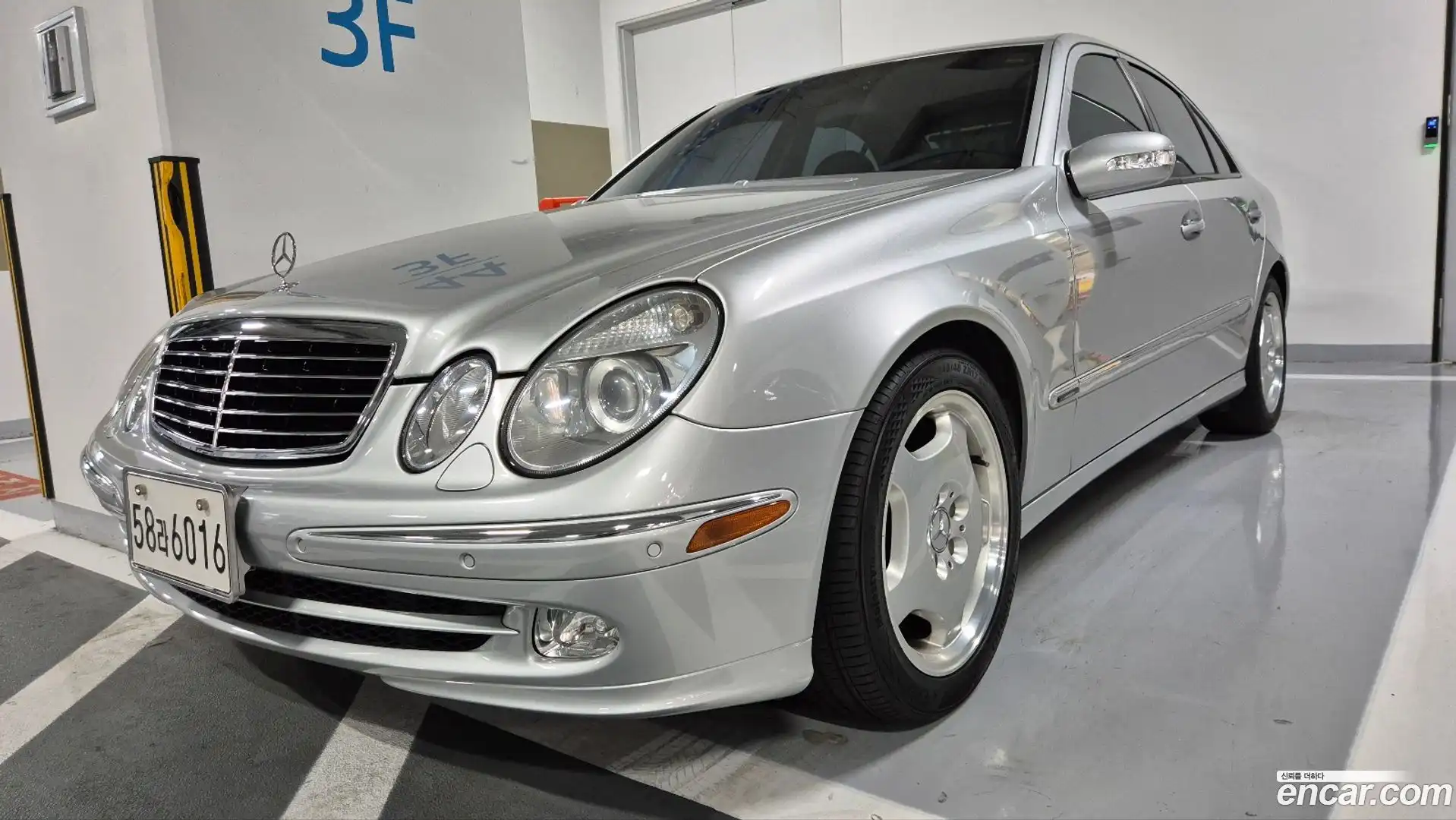 E-Class Mercedes-Benz 2003.4-OUTER-003