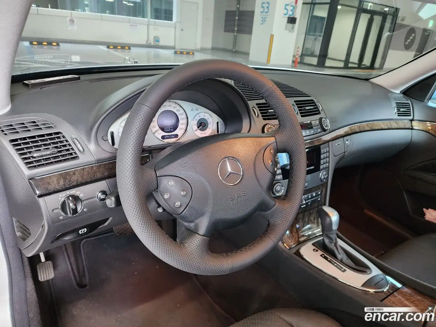 E-Class Mercedes-Benz 2003.4-INNER-007