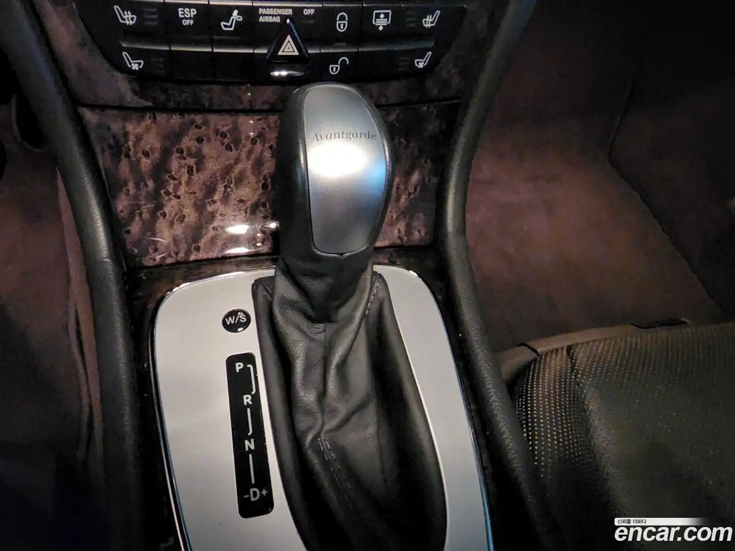 E-Class Mercedes-Benz 2003.4-INNER-009