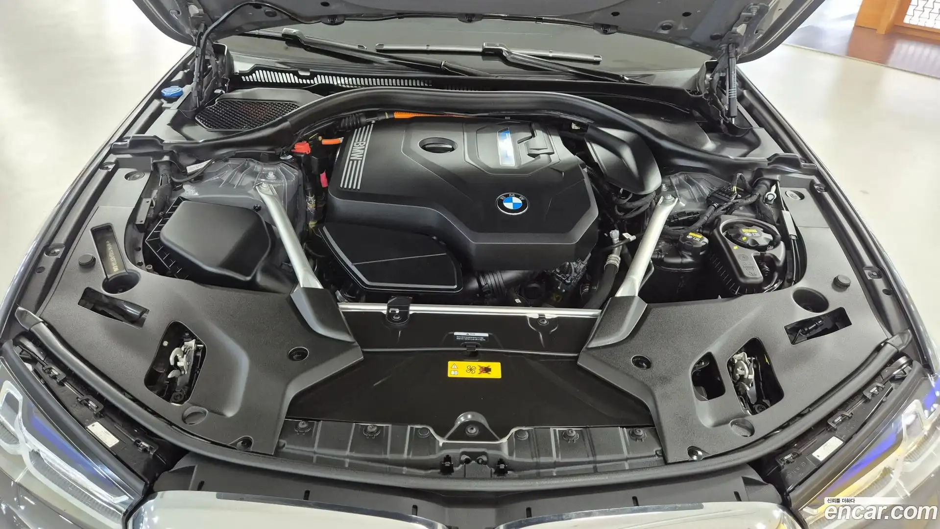 5-Series BMW 2022.7-OUTER-006