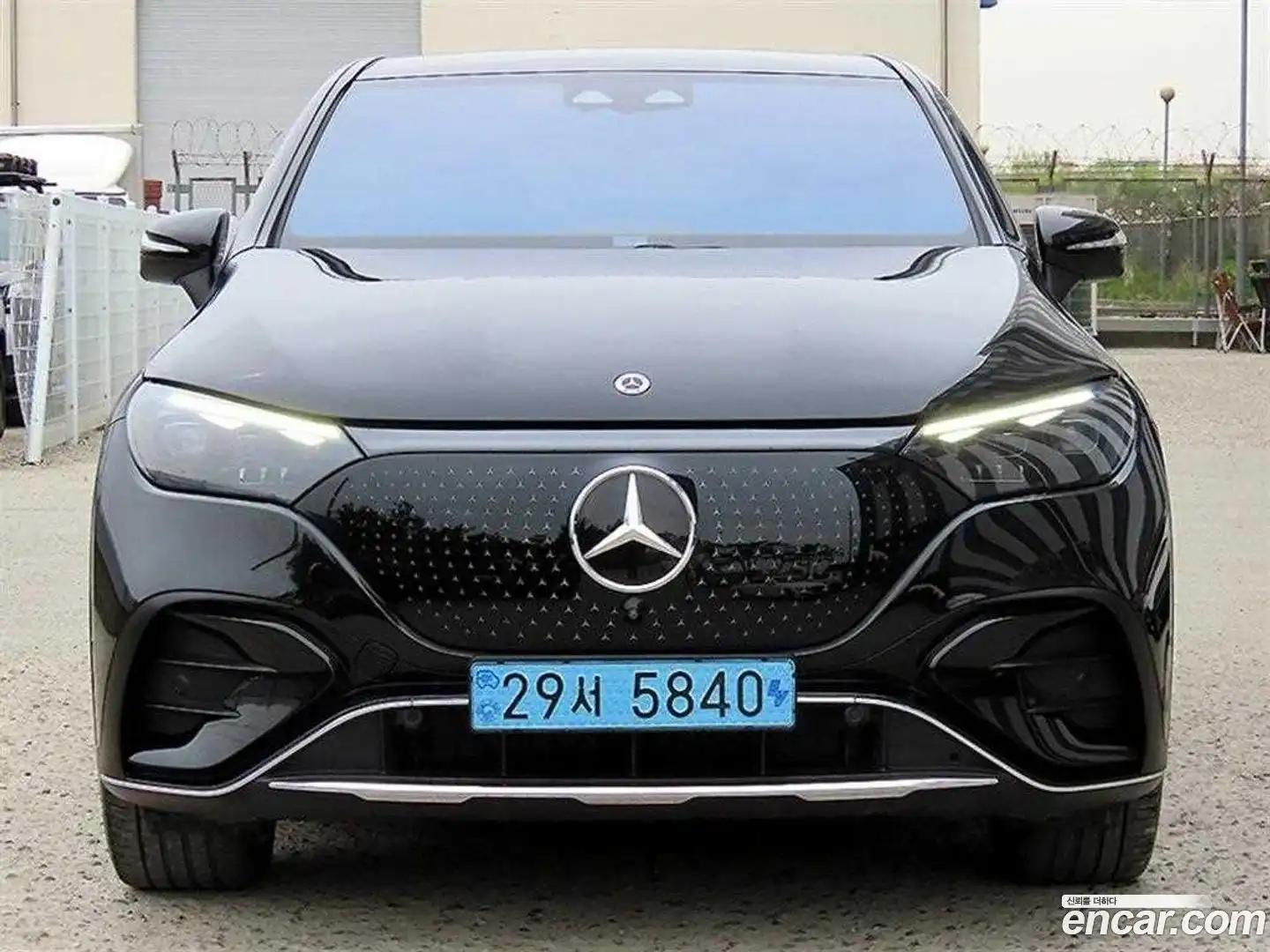 EQE Mercedes-Benz 2023.11-OUTER-001