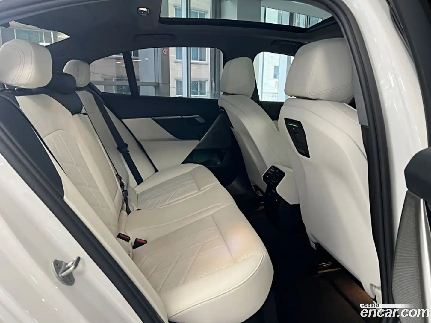 5-Series BMW 2025.6-OPTION-017