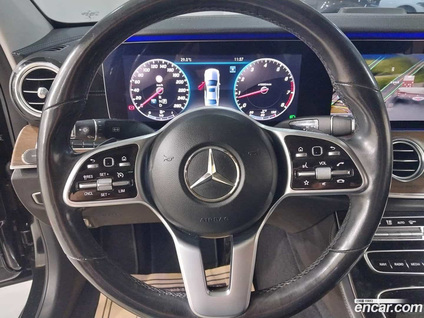 E-Class Mercedes-Benz 2019.8-INNER-010