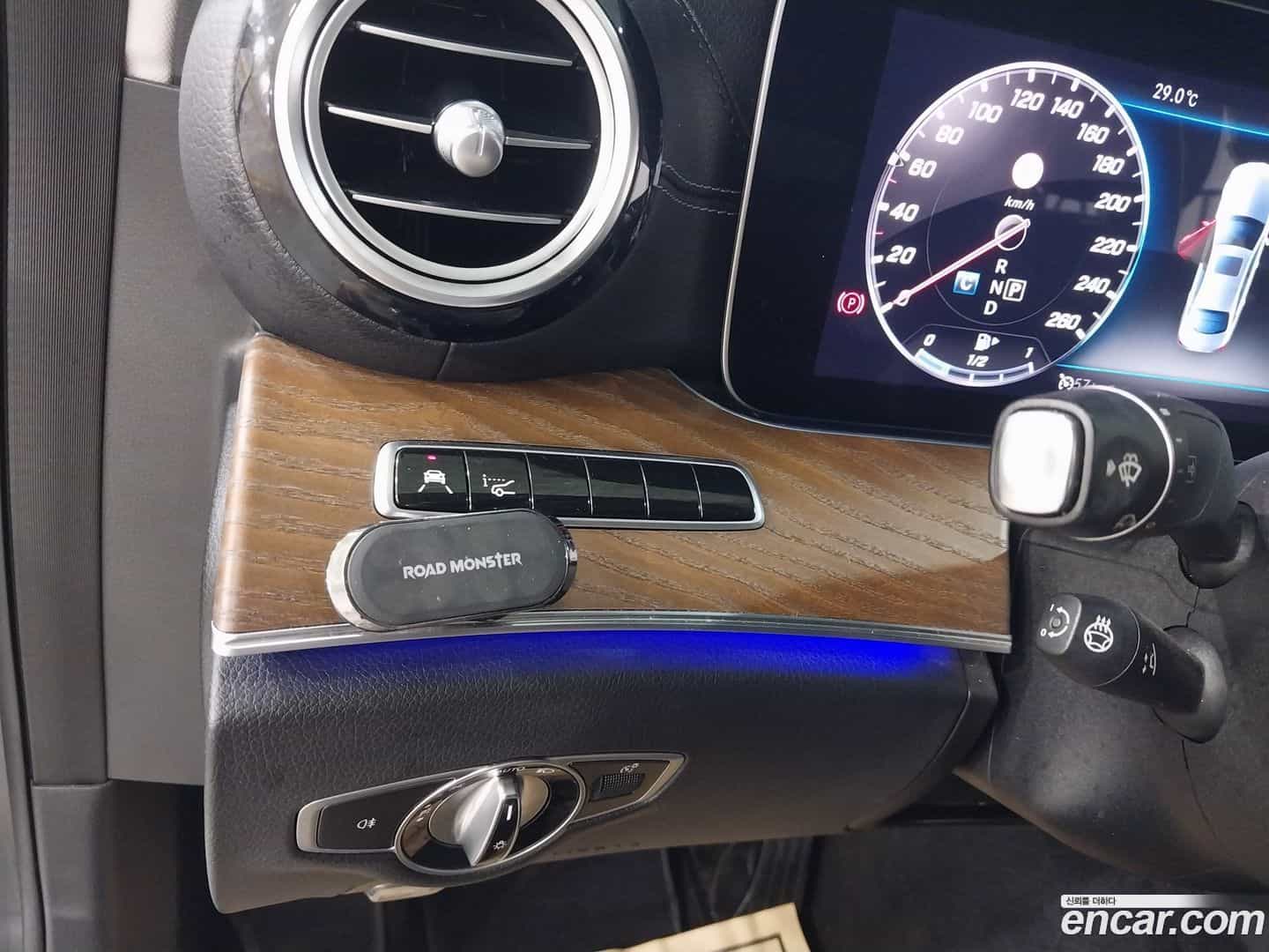 E-Class Mercedes-Benz 2019.8-OPTION-015