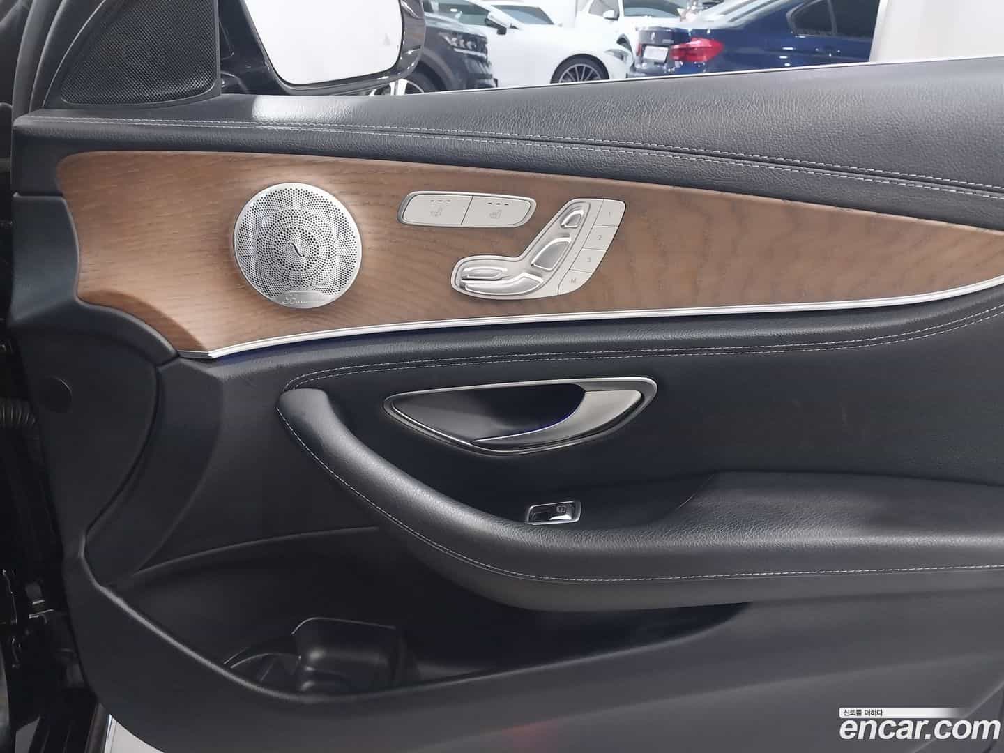 E-Class Mercedes-Benz 2019.8-OPTION-020
