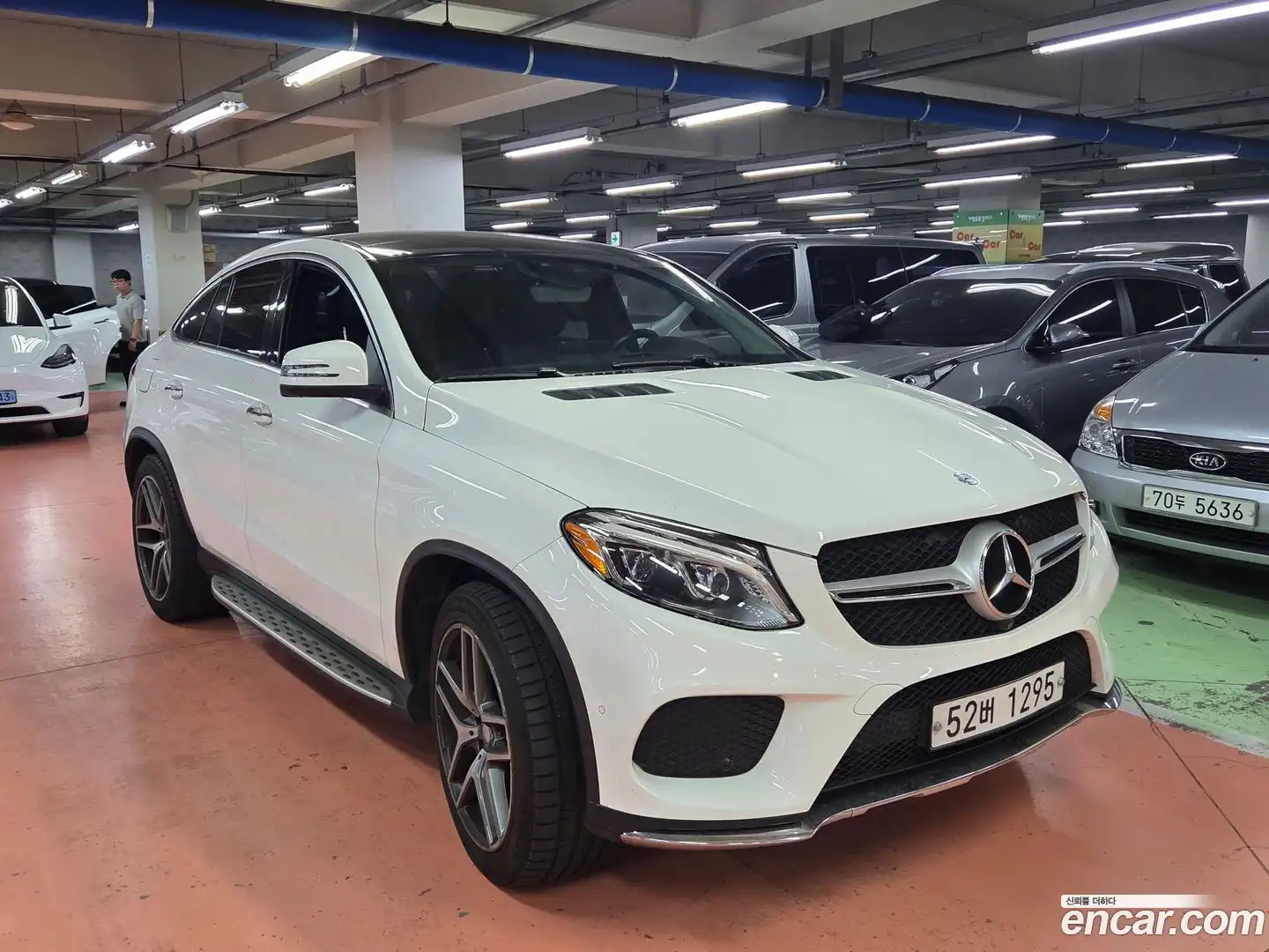 GLE-Class Mercedes-Benz 2017.1-OUTER-001