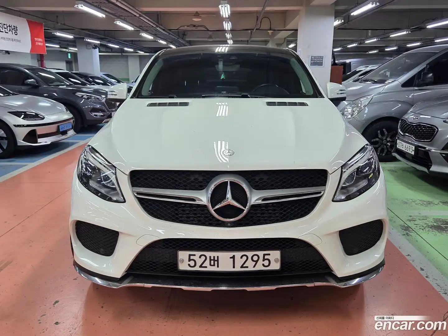GLE-Class Mercedes-Benz 2017.1-OUTER-002