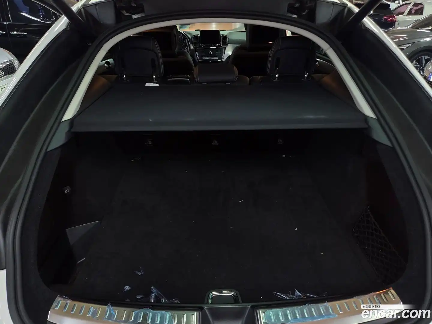 GLE-Class Mercedes-Benz 2017.1-INNER-008