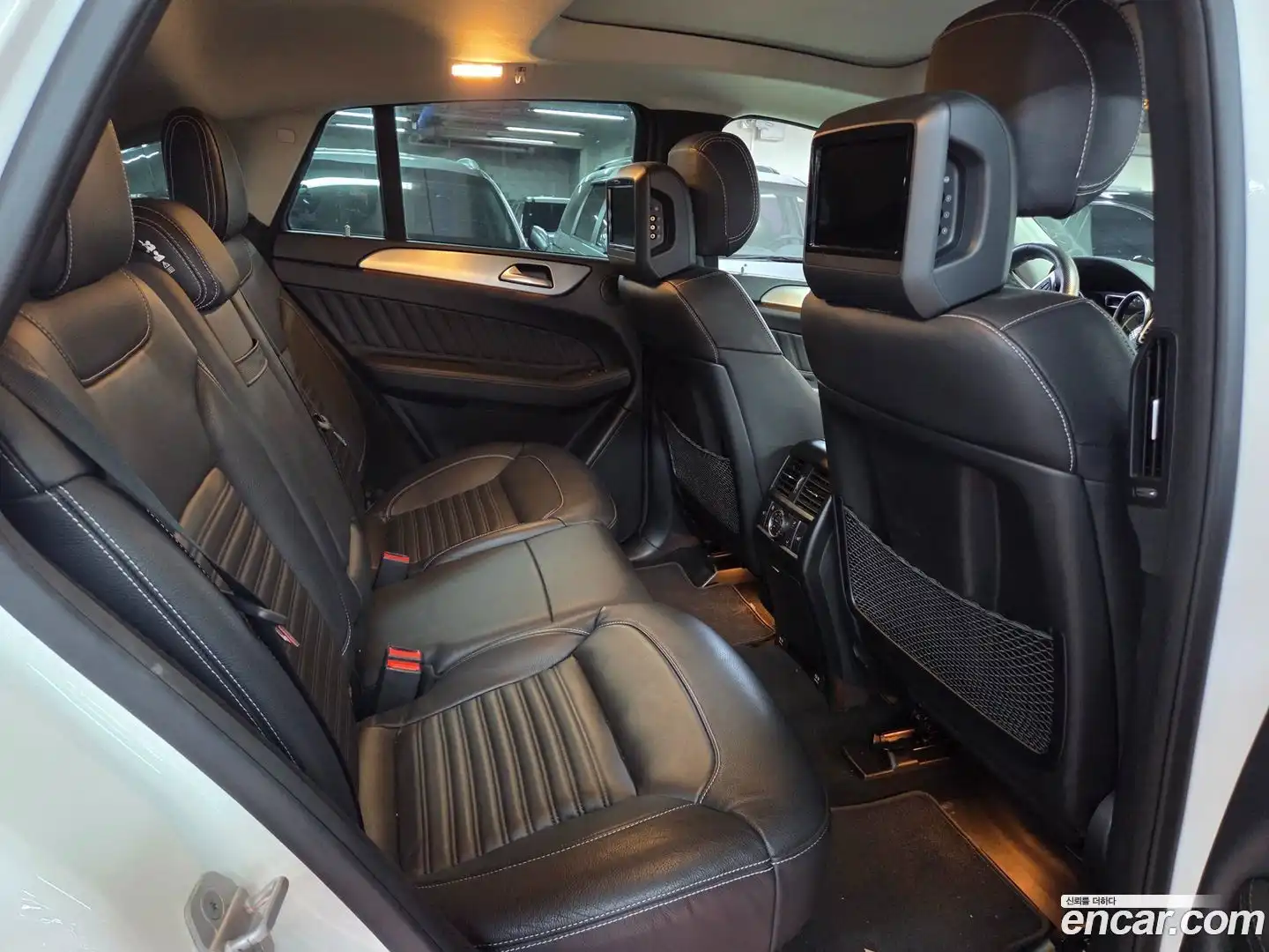 GLE-Class Mercedes-Benz 2017.1-INNER-010