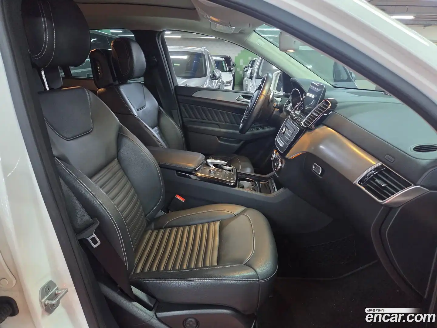 GLE-Class Mercedes-Benz 2017.1-OPTION-015