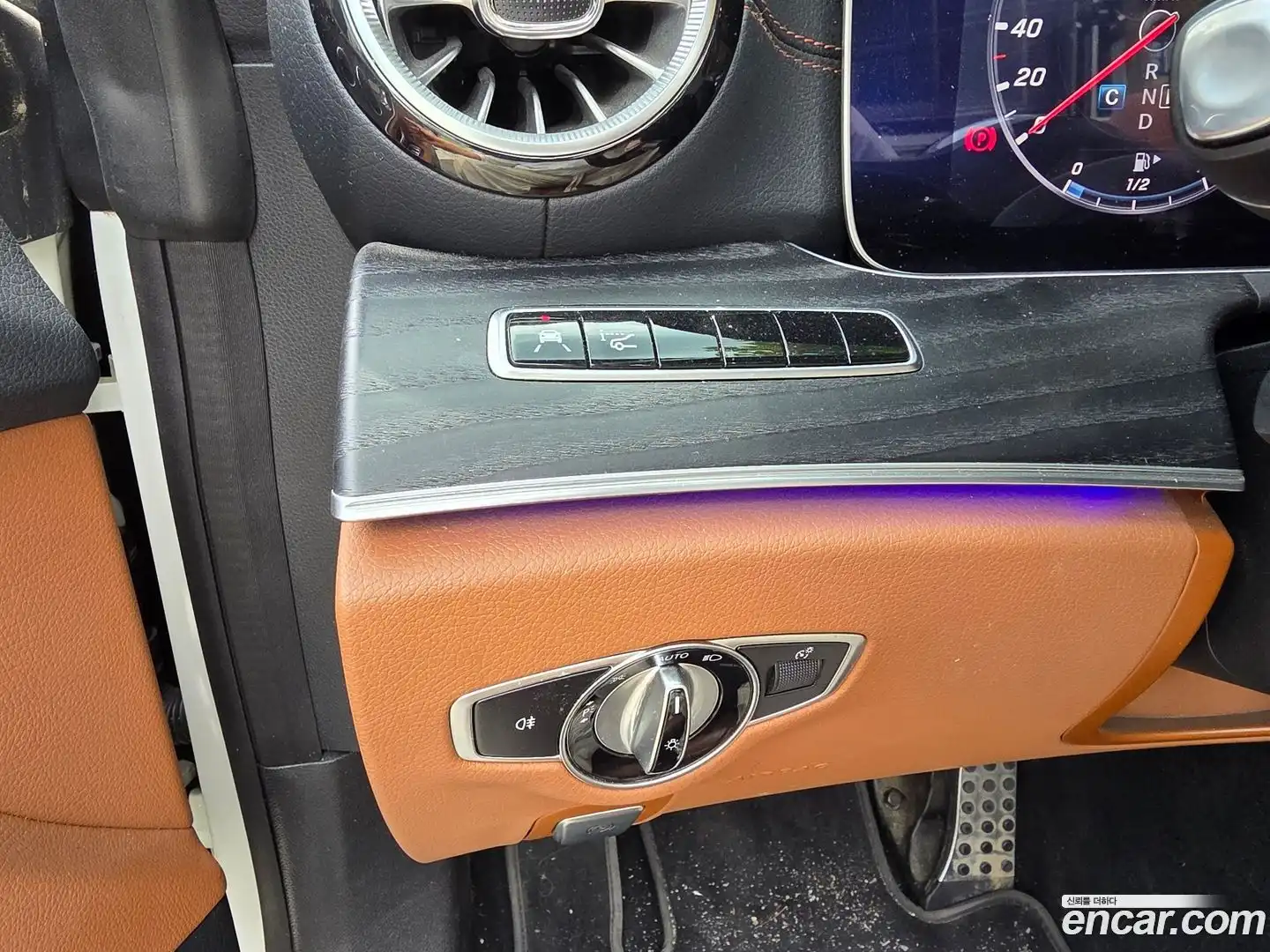 E-Class Mercedes-Benz 2020.8-OPTION-018