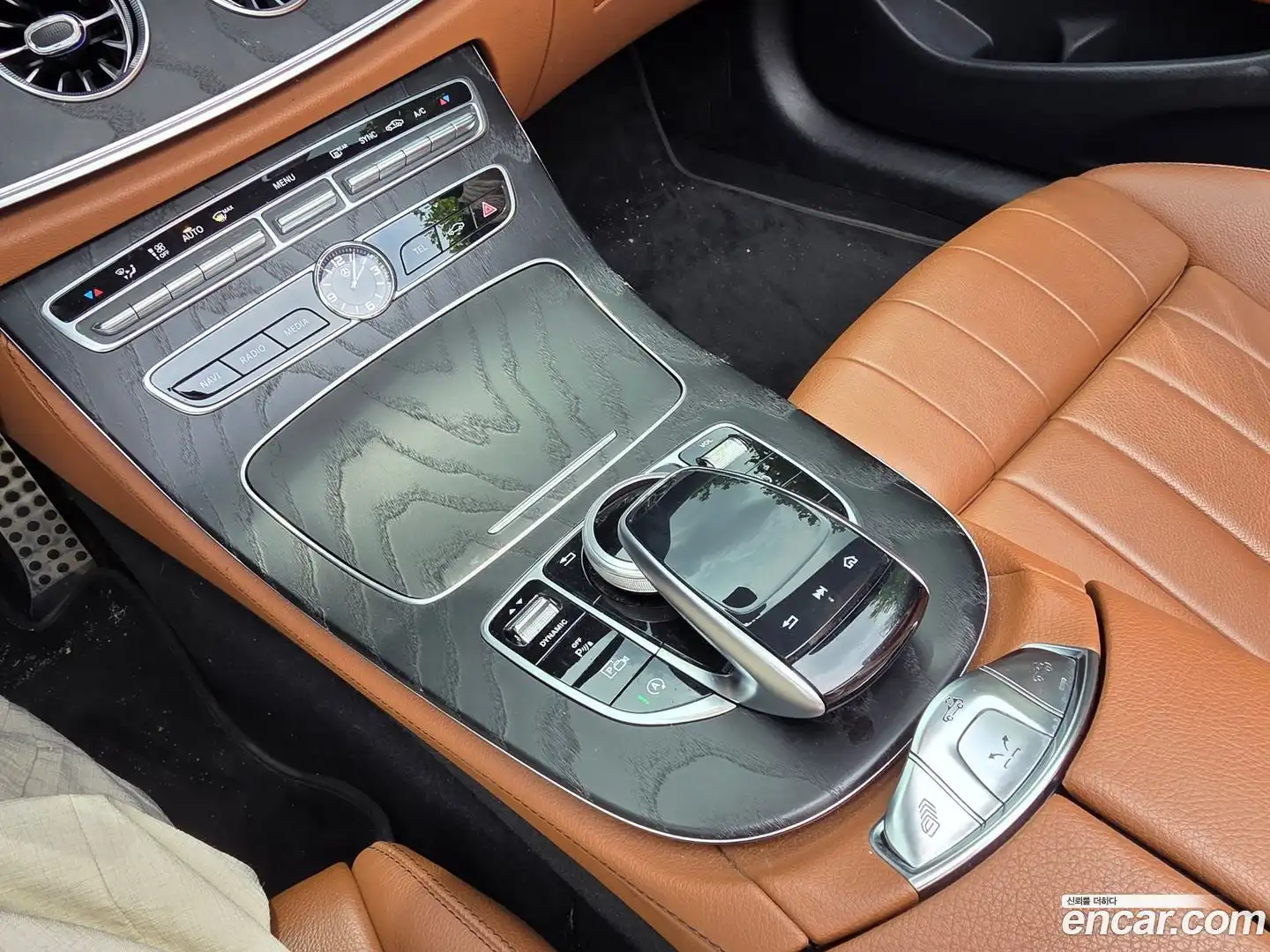 E-Class Mercedes-Benz 2020.8-OPTION-019