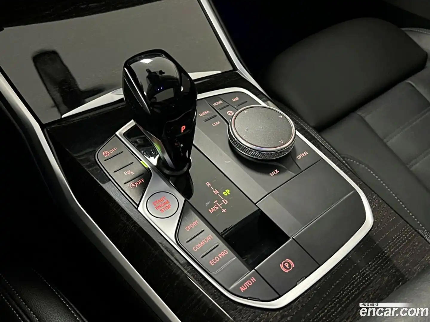 3-Series BMW 2022.8-INNER-009