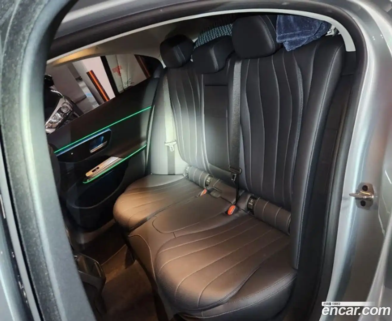 E-Class Mercedes-Benz 2024.9-INNER-010