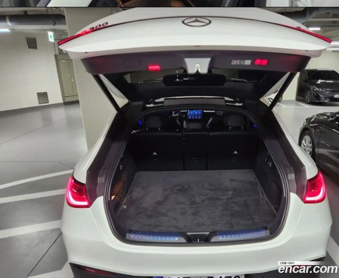 GLC-Class Mercedes-Benz 2024.2-INNER-007