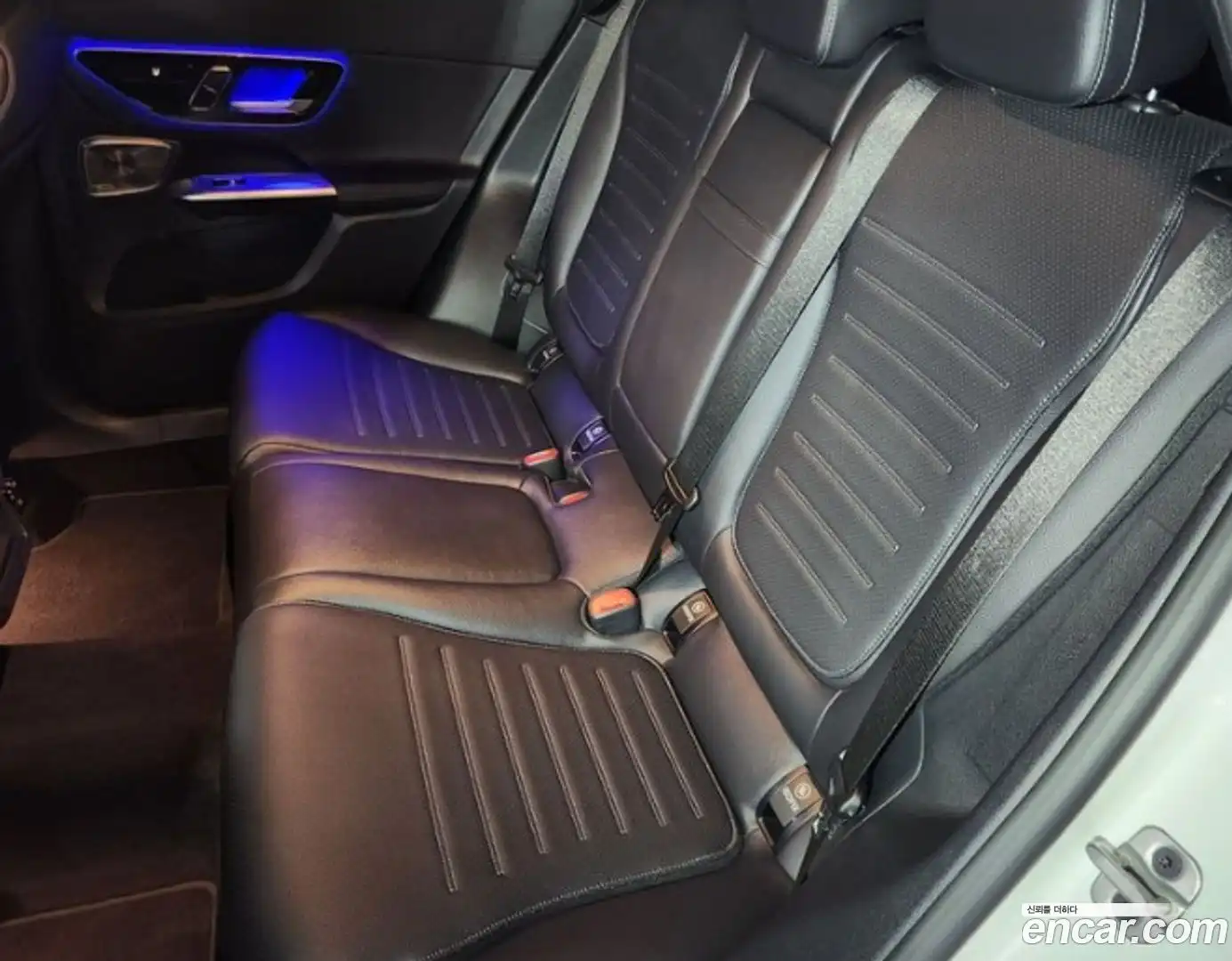 GLC-Class Mercedes-Benz 2024.2-INNER-009