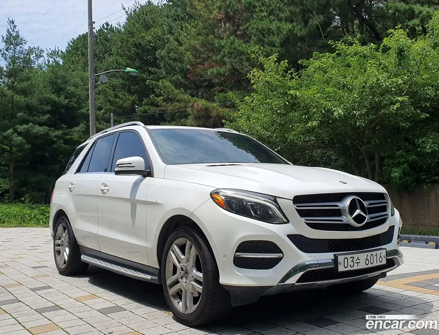 GLE-Class Mercedes-Benz 2018.9-OUTER-004
